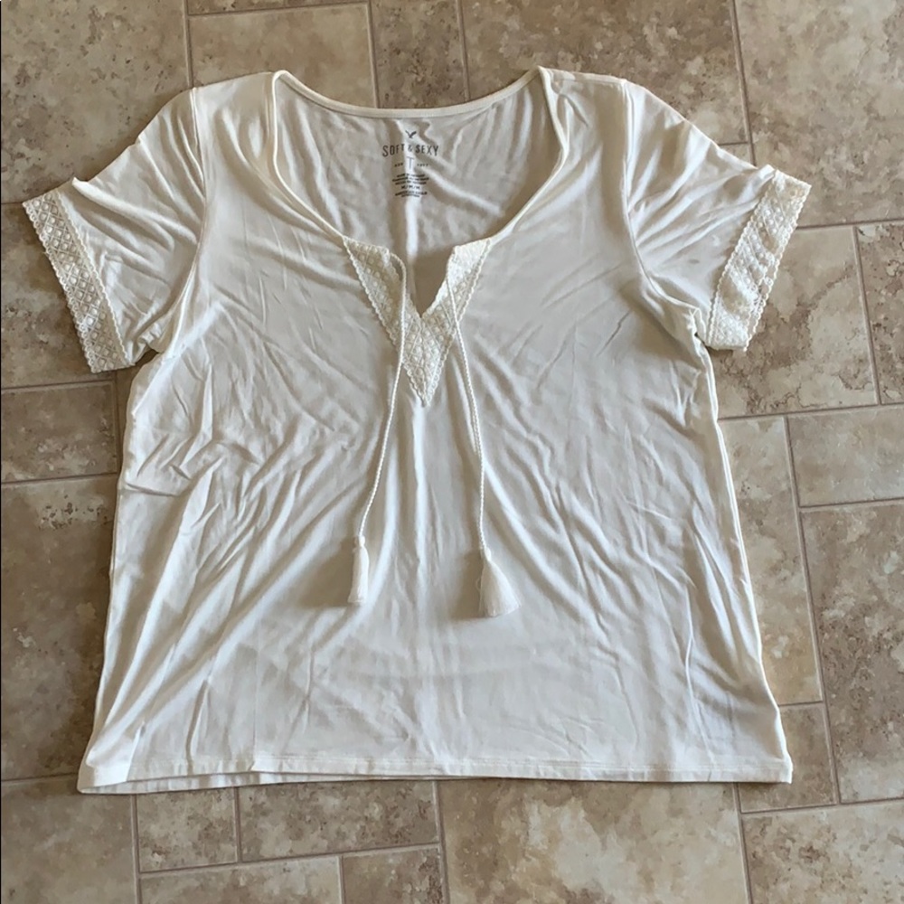 American Eagle white shirt